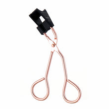 Load image into Gallery viewer, Magnetically Assisted Eyelash Curler